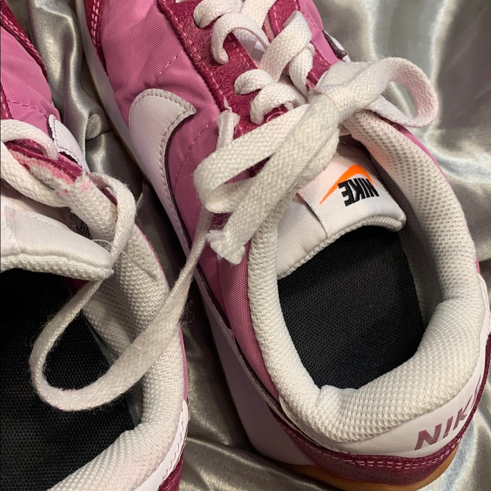 🌹WOMEN'S NIKE PACIFIC • PINK & WHITE SNEAKERS • - Picture 11 of 12